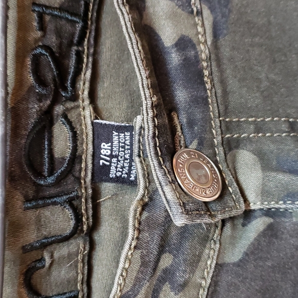 Rue21 Camo Skinny Pant - Picture 2 of 3